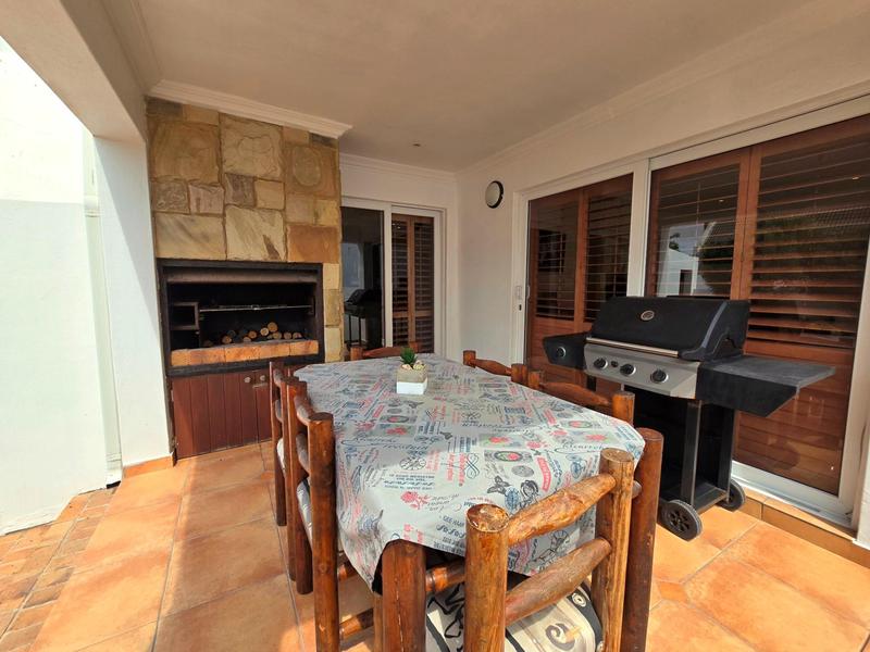 5 Bedroom Property for Sale in Golden Mile Western Cape